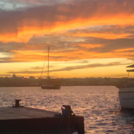 Papifrank 보트호텔 *